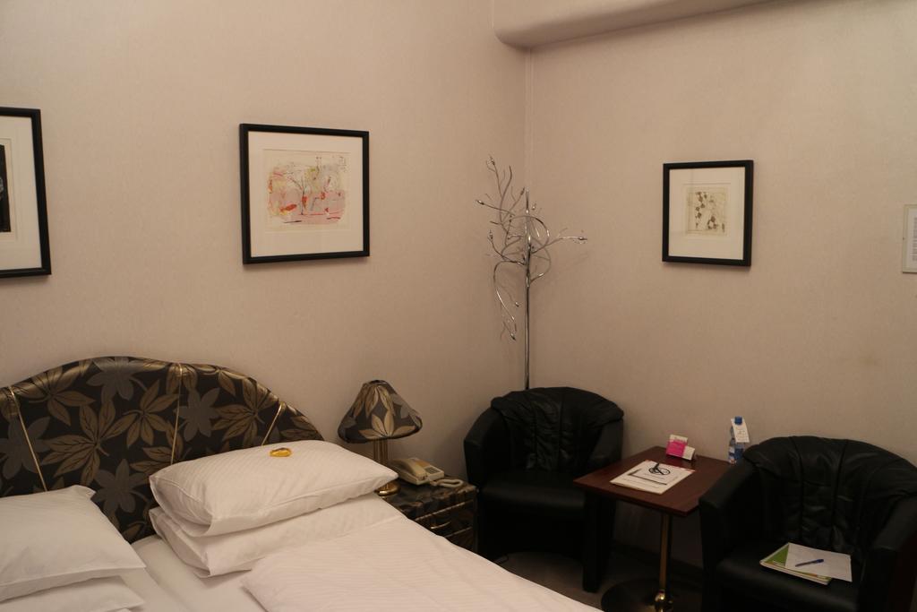 Hotel Schweizerhof Vienna Room photo